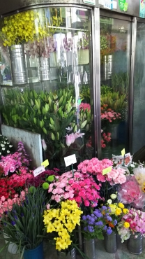 「堀部芳花園」　（石川県金沢市）の花屋店舗写真3